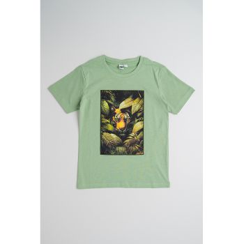 Tricou din bumbac cu decolteu la baza gatului si imprimeu grafic
