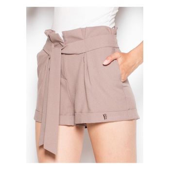 Pantaloni scurti dama  bej - talie cu centura - buzunare laterale - poliester -