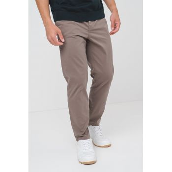 Pantaloni chino conici
