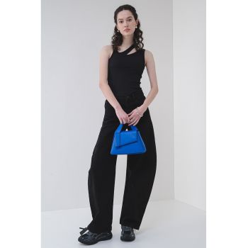 Top striat cu croiala asimetrica