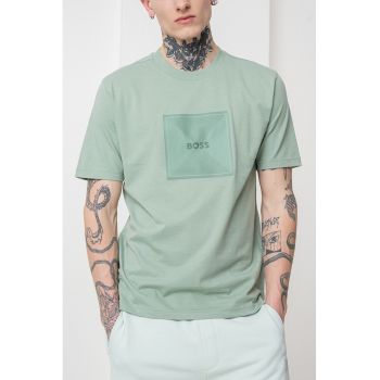 Tricou cu decolteu la baza gatului si imprimeu logo