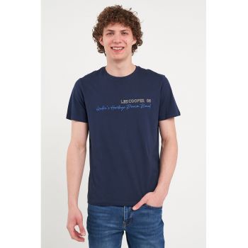 Tricou cu decolteu la baza gatului si imprimeu logo