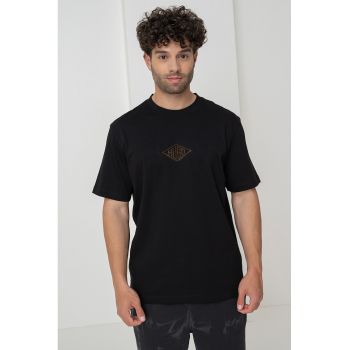 Tricou cu logo si decolteu la baza gatului Darunu