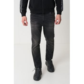Blugi conici cu 5 buzunare