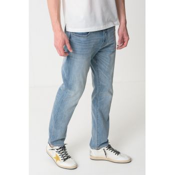 Blugi slim-fit cu aspect decolorat J13
