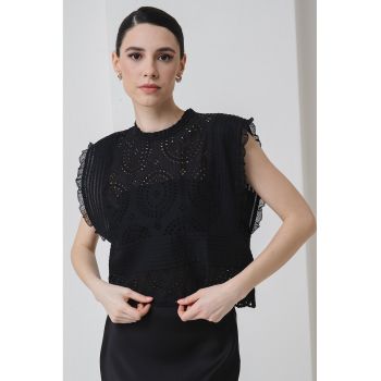 Bluza crop cu perforatii