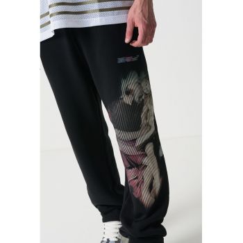 Pantaloni de trening cu design grafic