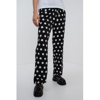 Pantaloni relaxed fit cu imprimeu grafic