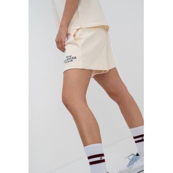Pantaloni scurti cu talie elastica si buzunare laterale