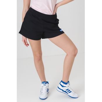 Pantaloni scurti cu talie medie si elastica