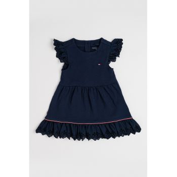 Rochie evazata cu decupaje brodate