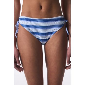 Slip brazilian cu aspect tricotat - model in dungi si snur lateral