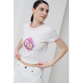 Tricou crop cu imprimeu cu inimi