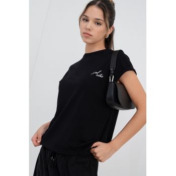 Tricou cu decolteu barcuta