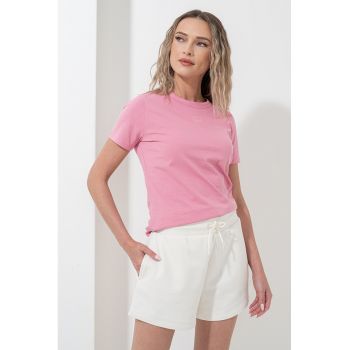 Tricou cu decolteu la baza gatului si inima discreta