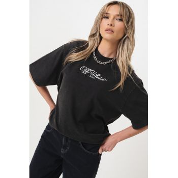 Tricou cu imprimeu logo si decolteu la baza gatului