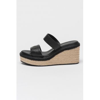 Papuci din piele cu talpa wedge si detaliu logo