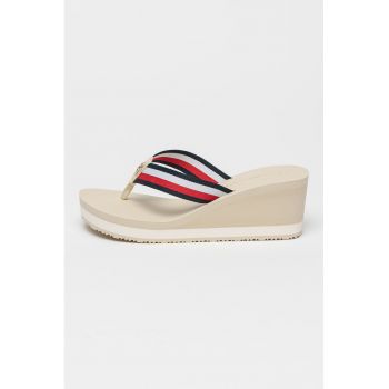 Papuci flip-flop cu talpa wedge