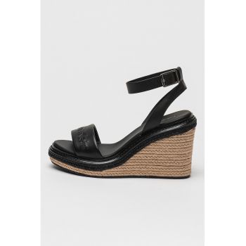 Sandale din piele cu talpa wedge si catarama