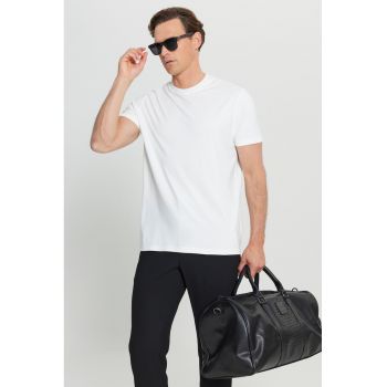 Tricou uni cu decolteu la baza gatului