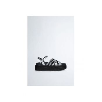 Sandale flatform de piele ecologica lacuita