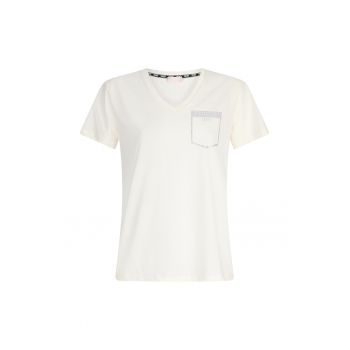 Tricou cu decolteu in V si buzunar fals cu strasuri
