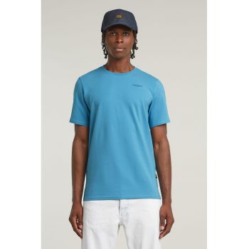 Tricou slim fit cu decolteu la baza gatului Base
