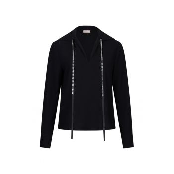 Bluza cu decolteu in V si aplicatii de strasuri