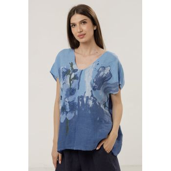Bluza din in oversize cu funda la spate si imprimeu floral stilizat pastel, pe fond albastru