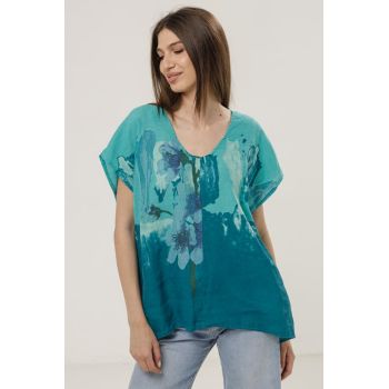 Bluza din in oversize cu funda la spate si imprimeu floral stilizat pastel, pe fond turcoaz