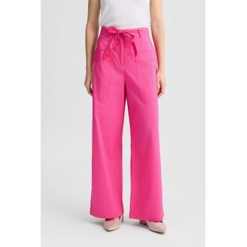 Pantaloni cu croiala ampla si buzunare aplicate supradimensionate