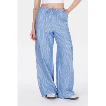 Pantaloni evazati din amestec de in cu model in dungi