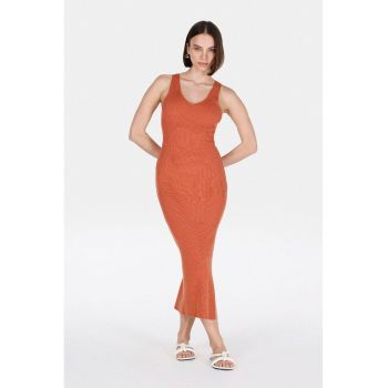 Rochie cambrata cu slit lateral si striatii