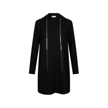 Rochie cu decolteu in V si strasuri