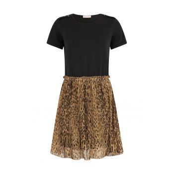 Rochie scurta cu model in partea de jos