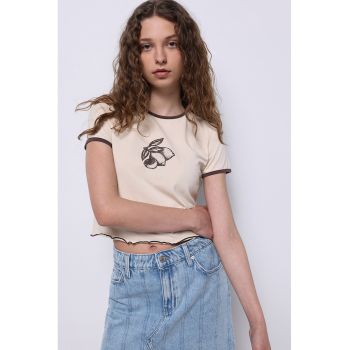 Tricou crop cu imprimeu grafic