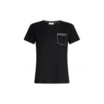 Tricou cu decolteu in V si buzunar fals cu strasuri