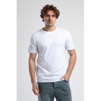 Tricou cu logo si decolteu la baza gatului