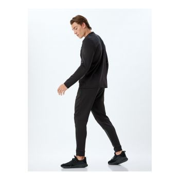 Pantaloni de trening conici cu snur