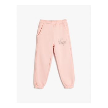 Pantaloni de trening cu aplicatii cu strasuri