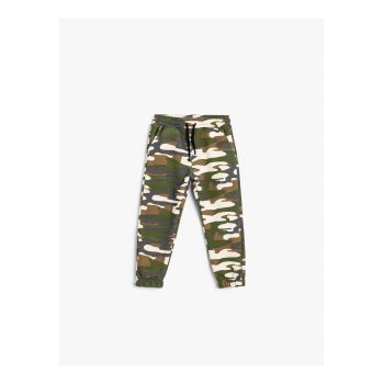Pantaloni de trening cu snur de ajustare si imprimeu camuflaj