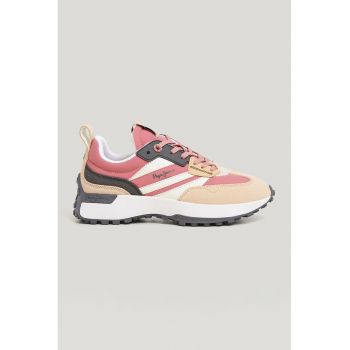 Pantofi sport cu talpa aderenta