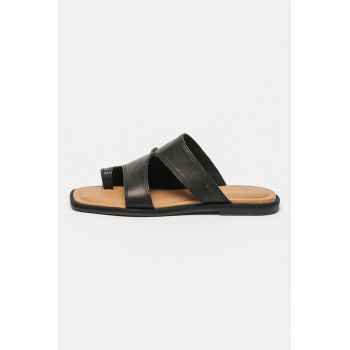Papuci flip-flop din piele cu varf patrat
