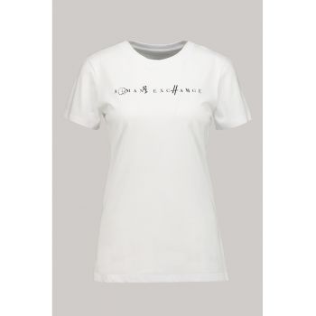 Tricou cu decolteu la baza gatului si logo