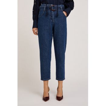 Blugi mom-fit cu curea si talie inalta
