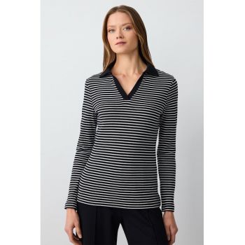 Bluza polo cu decolteu in V si model in dungi