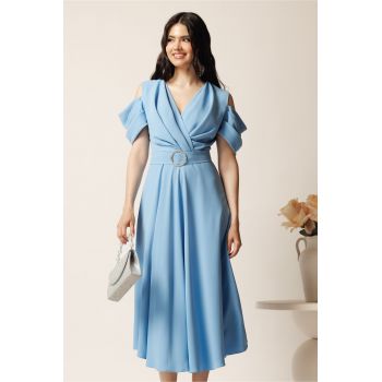 Rochie midi bleu din voal in clos cu decupaje la umeri si cordon in talie- LaDonna ieftina