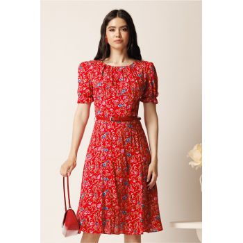 Rochie midi rosie din viscoza in clos cu imprimeuri si curea in talie