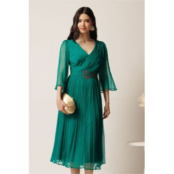 Rochie midi verde din matase naturala in clos cu strasuri in talie- Viada
