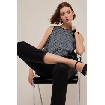 Bluza fara maneci cu decolteu rotund